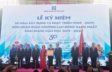 Chúc mừng 50 năm thành lập trường Đại học Kiến Trúc Hà Nội
